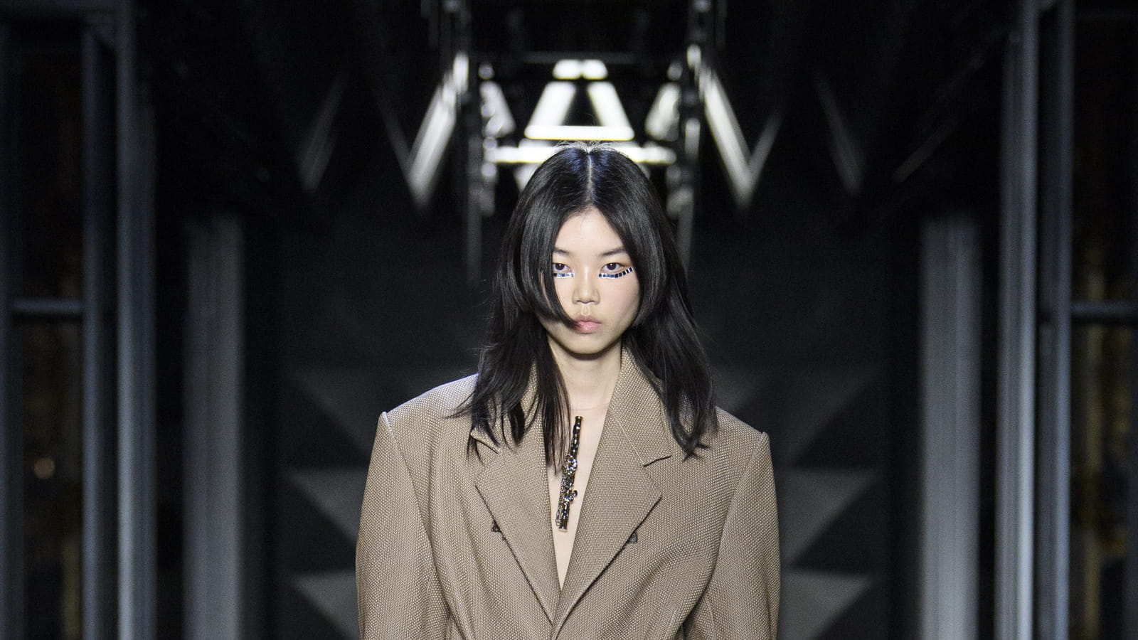 Look 14