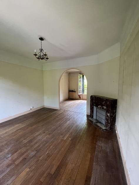 Avant&nbsp;: un salon dans son jus et d&eacute;mod&eacute;