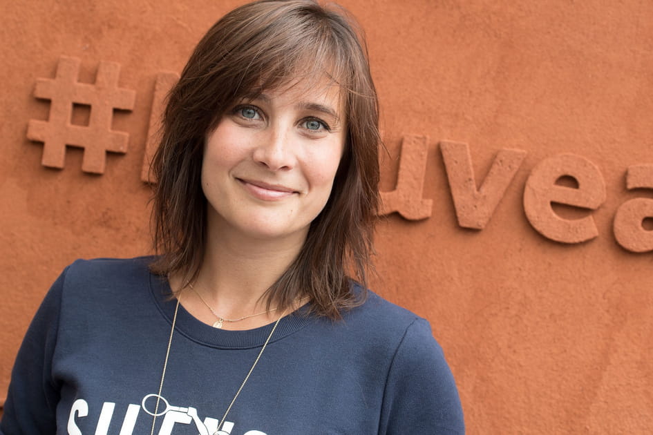 La frange effil&eacute;e de Julie de Bona