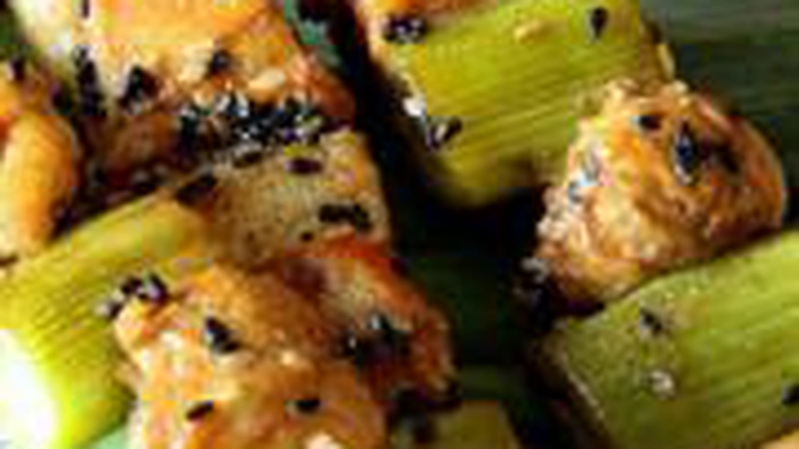 Yakitori ou brochettes de poulet japonaises