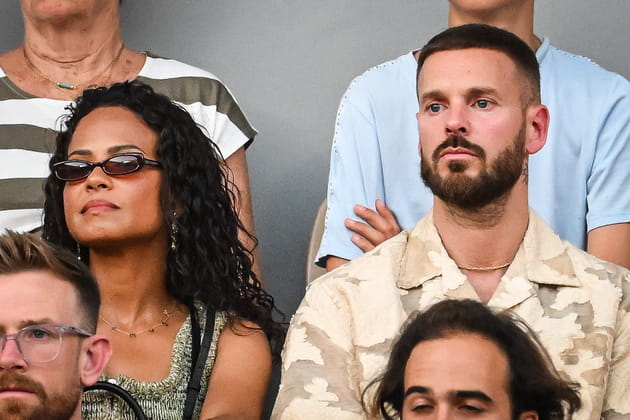 M. Pokora spectateur concentr&eacute; &agrave; Roland-Garros aupr&egrave;s de sa femme Christina Milian