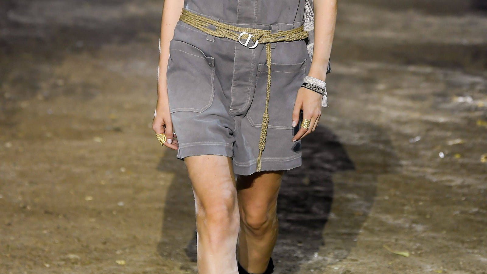Look 30