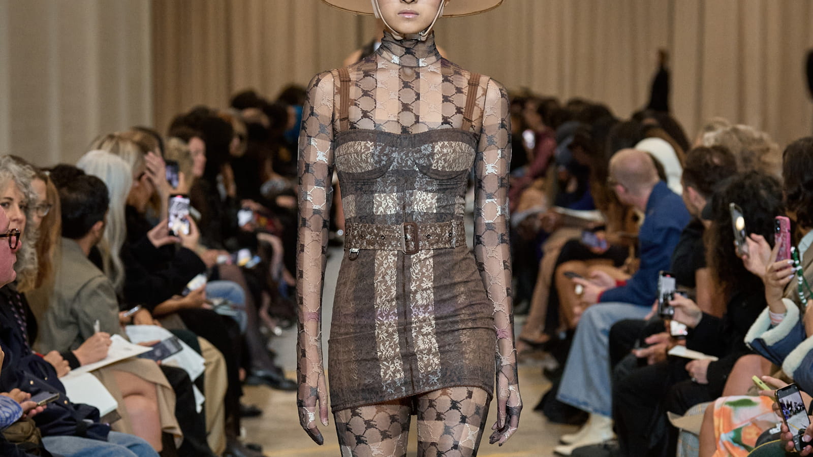 Look 49