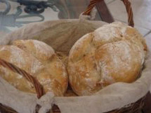 Pain aux lardons et origan