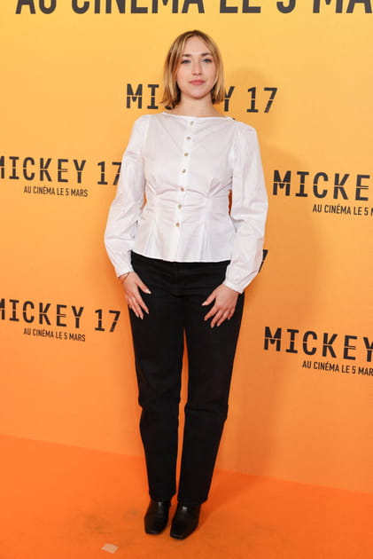 Chloé Jouannet en chemise blanche