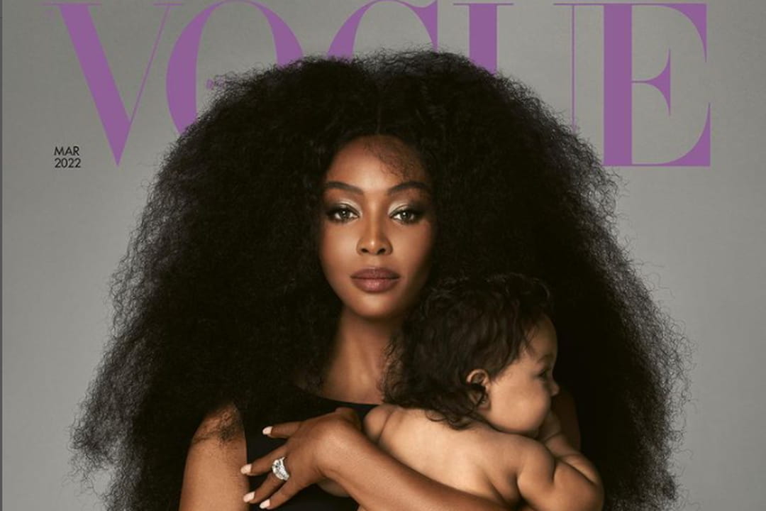La Coiffure Afro Extra Longue De Naomi Campbell la-coiffure-afro-extra-longue-de-naomi-campbell