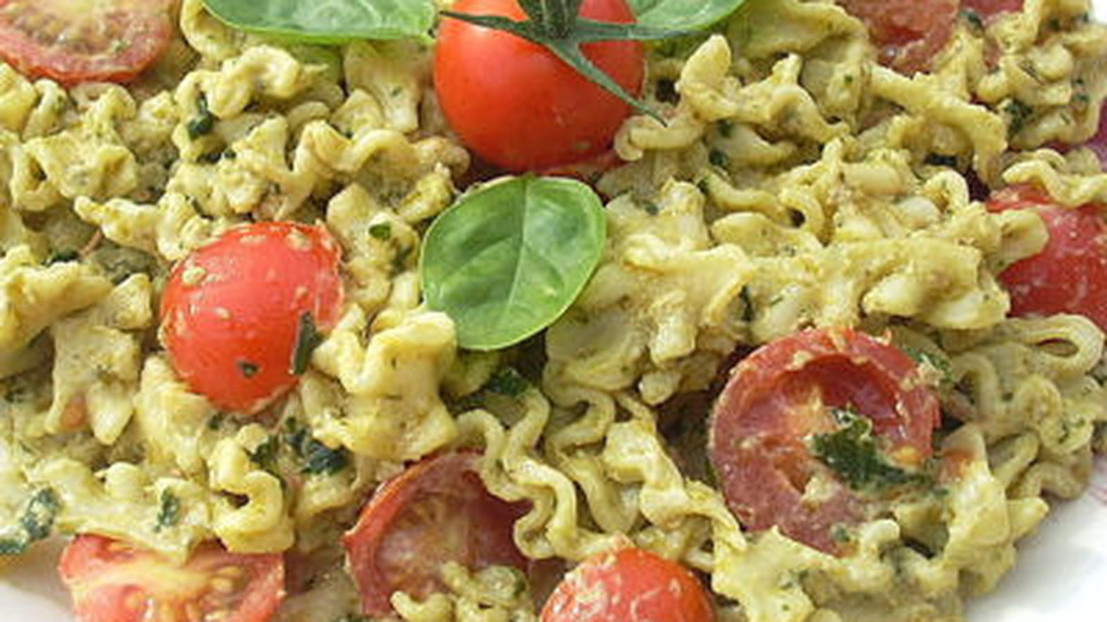 Pâtes au pesto et aux tomates cerises