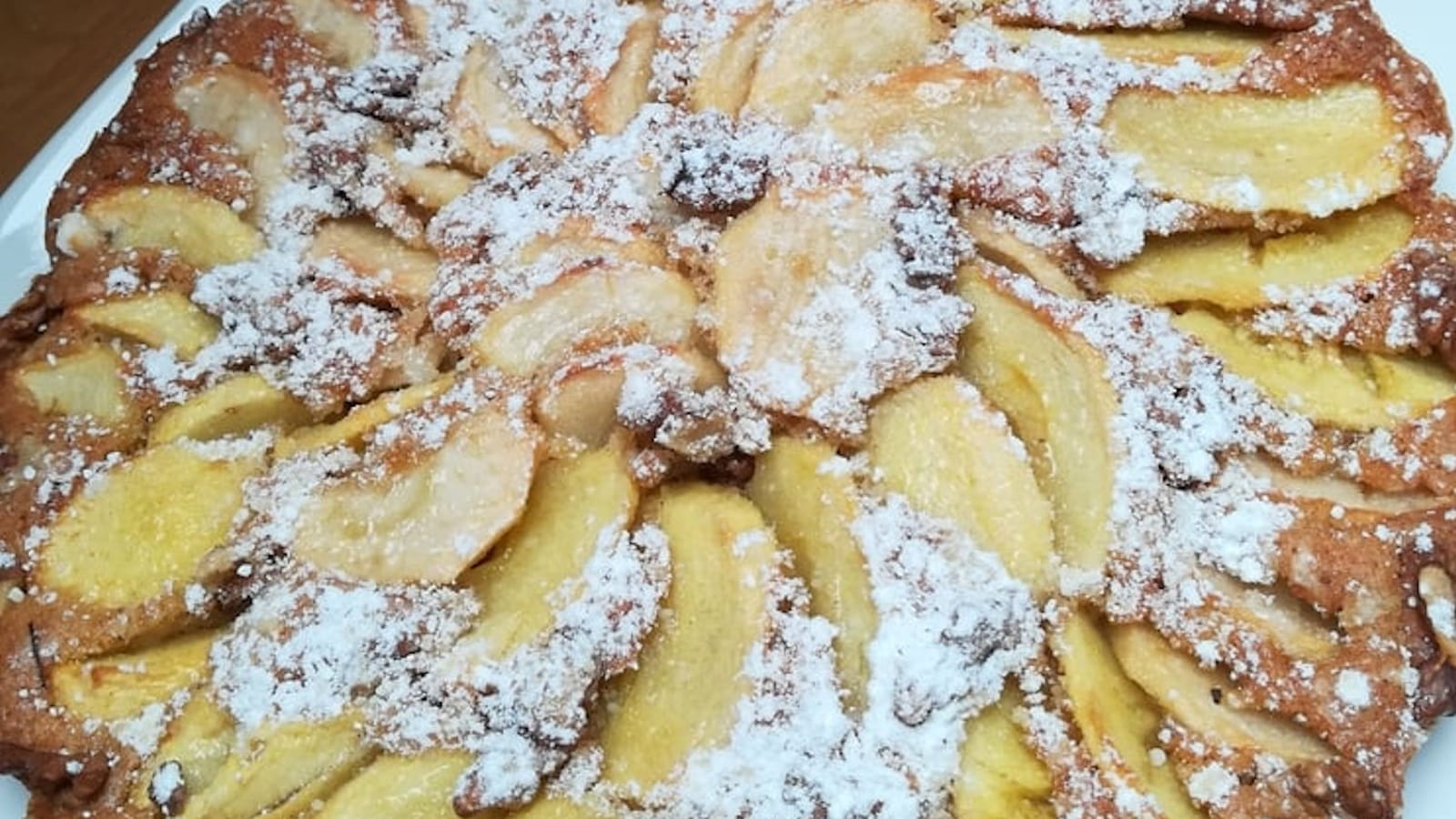Tarte suisse aux pommes, cannelle et noix