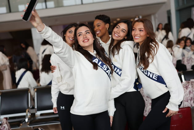 D&eacute;part pour la C&ocirc;te d'Ivoire&nbsp;! Premiers selfies des Miss &agrave; l'a&eacute;roport