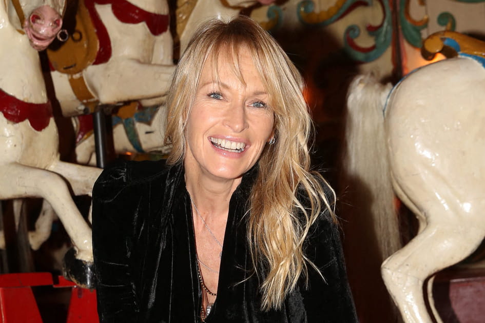 Estelle Lef&eacute;bure, splendide avec sa frange effil&eacute;e