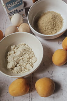Clafoutis aux abricots sans lactose : Etape 1