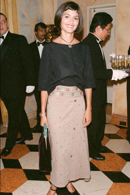 Avant&nbsp;: Audrey Tautou &agrave; 24&nbsp;ans en haut noir et jupe brod&eacute;e