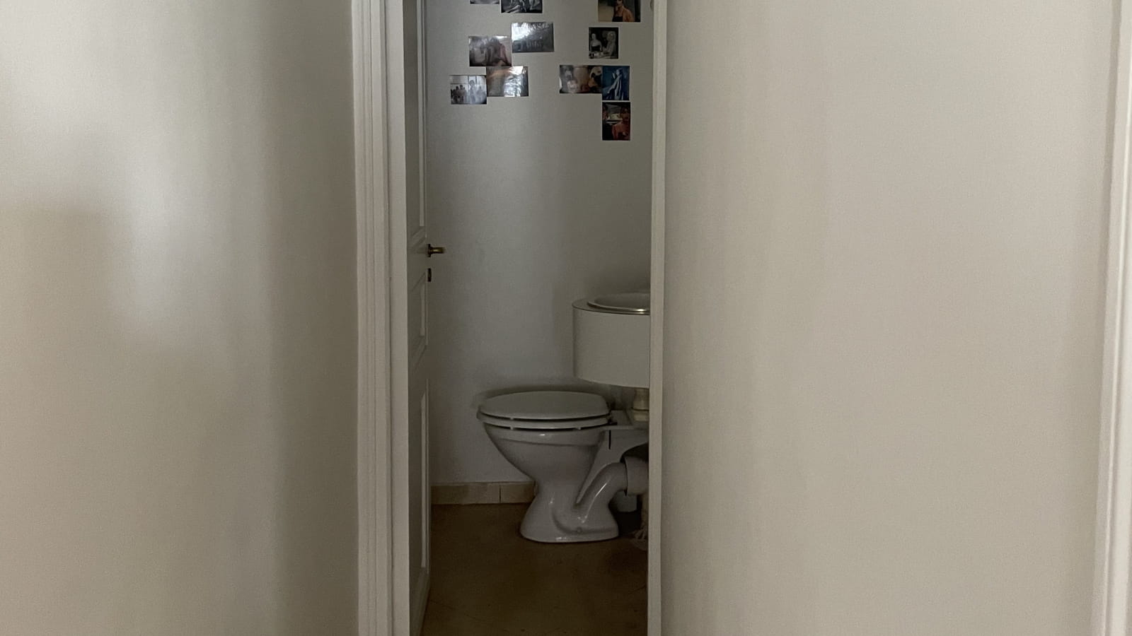 Cabinet de toilettes avant