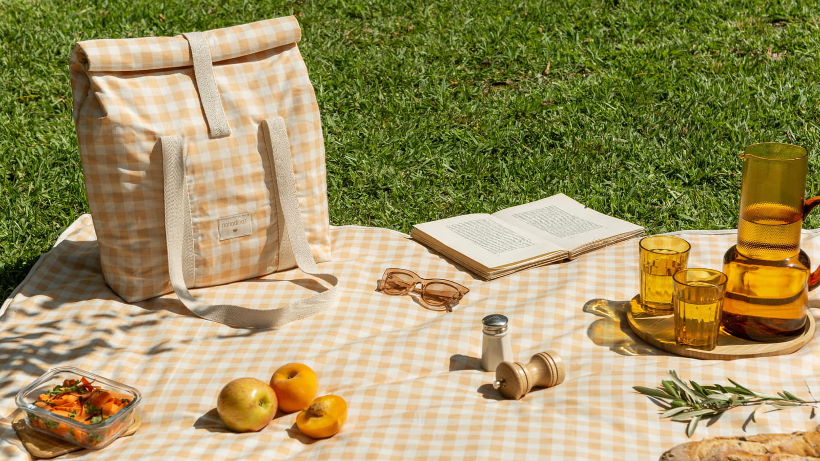 Une nappe enduite pour le pique-nique