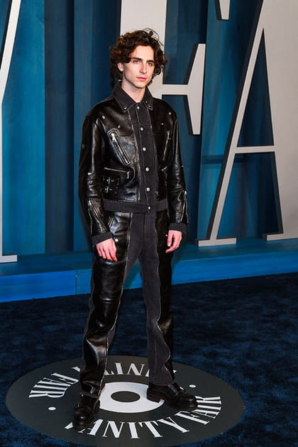 Timothée Chalamet en ensemble mi cuir mi denim