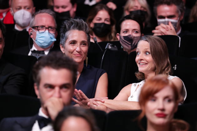 Jodie Foster, soutenue par son &eacute;pouse Alexandra Hedison