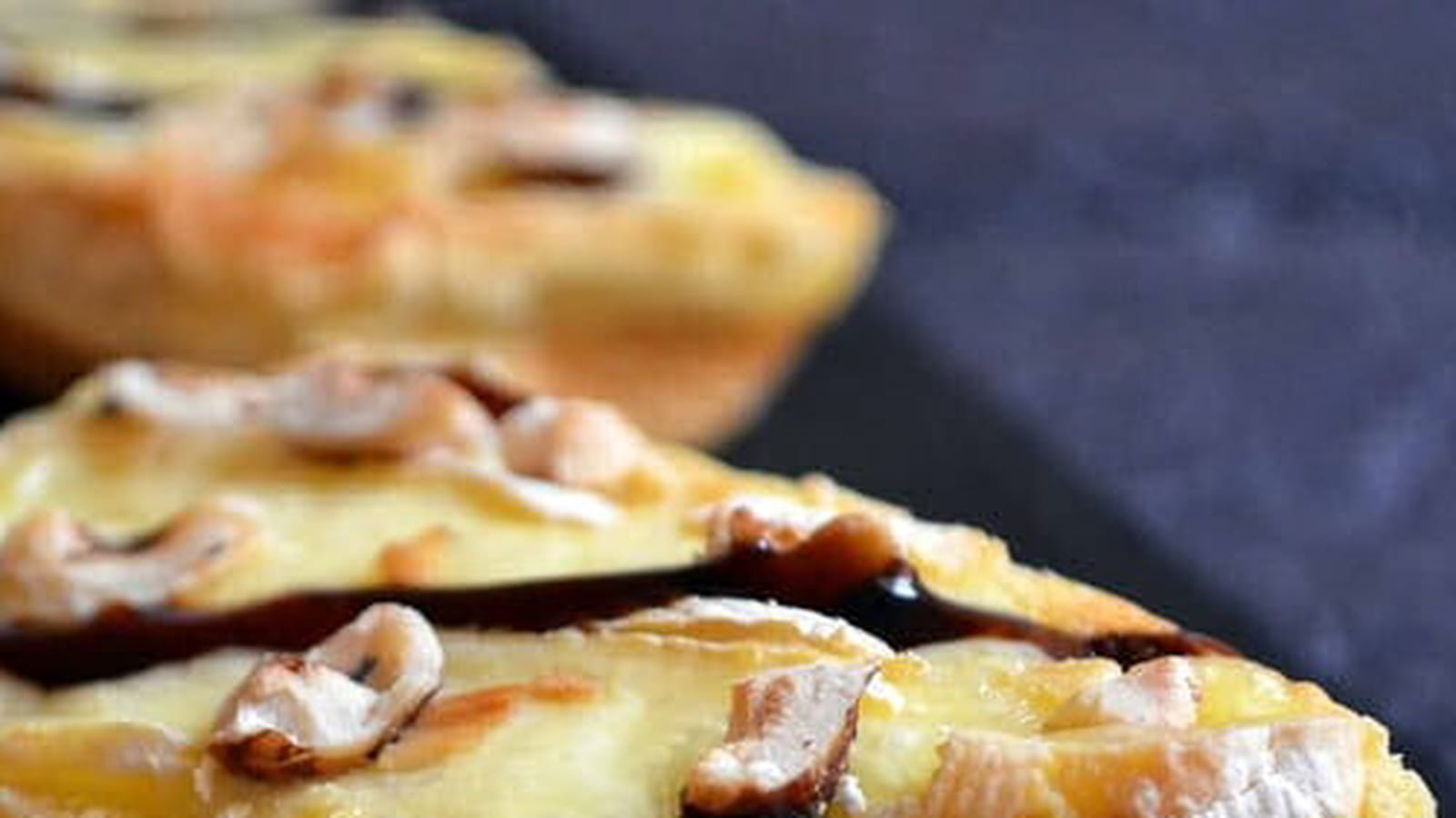 Pain brioché au Reblochon et noisettes grillées