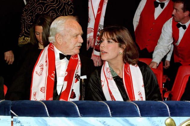 Le prince Rainier III en compagnie de sa fille Caroline de Monaco en 1999