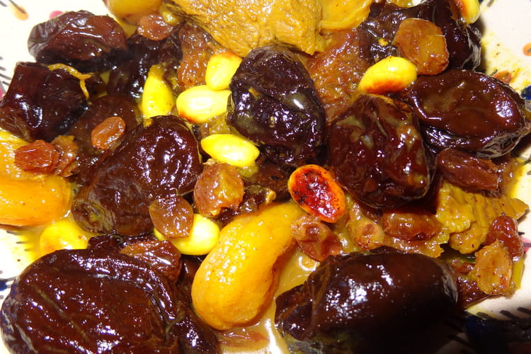 Recette de Tajine de pruneaux, fruits secs et amandes
