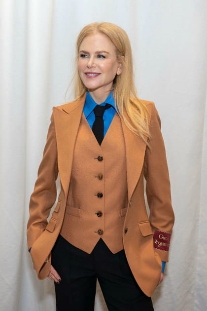 FLOP : Nicole Kidman en costume cravate