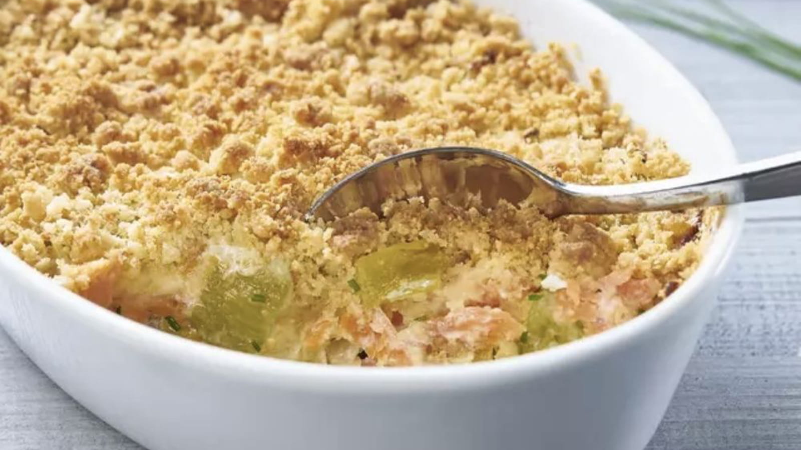 Crumble au saumon et aux poireaux