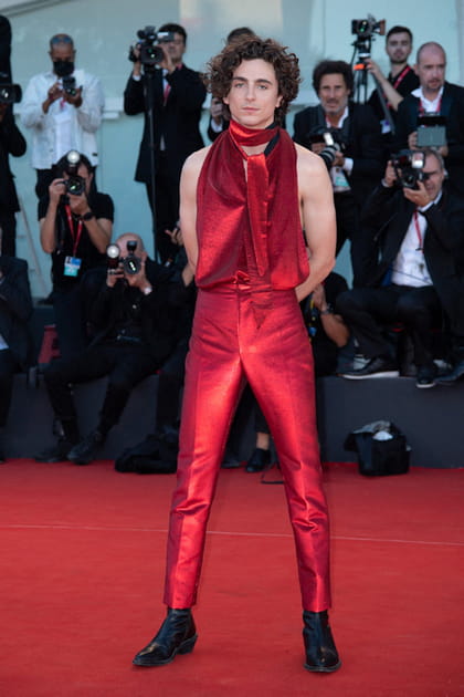 Timoth&eacute;e Chalamet en tenue rouge&nbsp;Haider Ackermann
