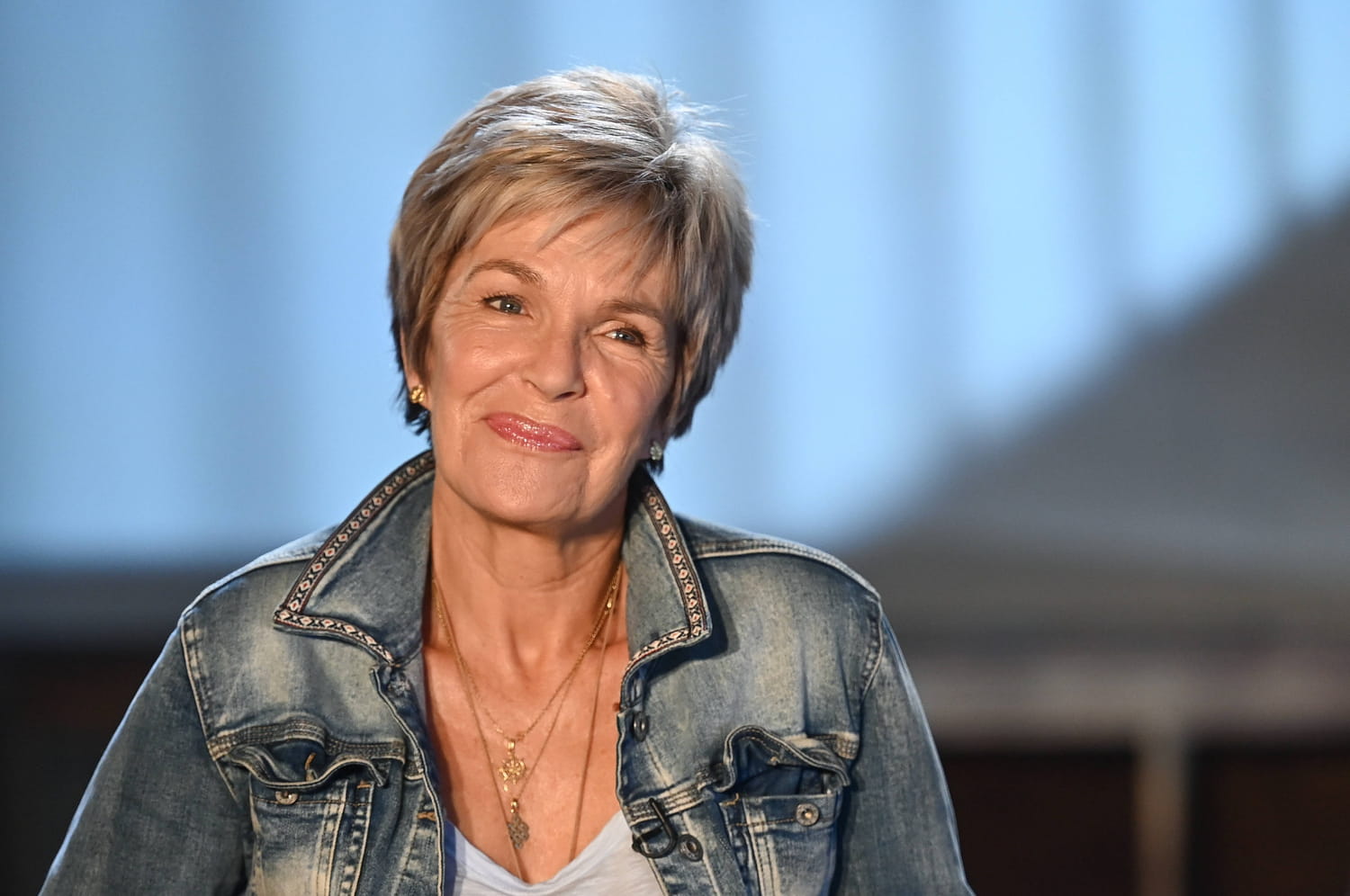 Véronique Jannot craint le jour de son anniversaire pour une raison… très  étonnante !