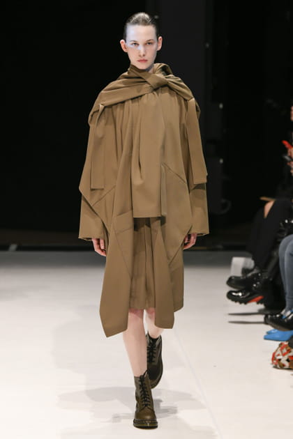D&eacute;fil&eacute; Chalayan automne-hiver 2020-2021