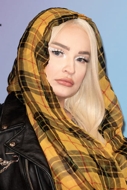 Les paupi&egrave;res immacul&eacute;es de Kim Petras