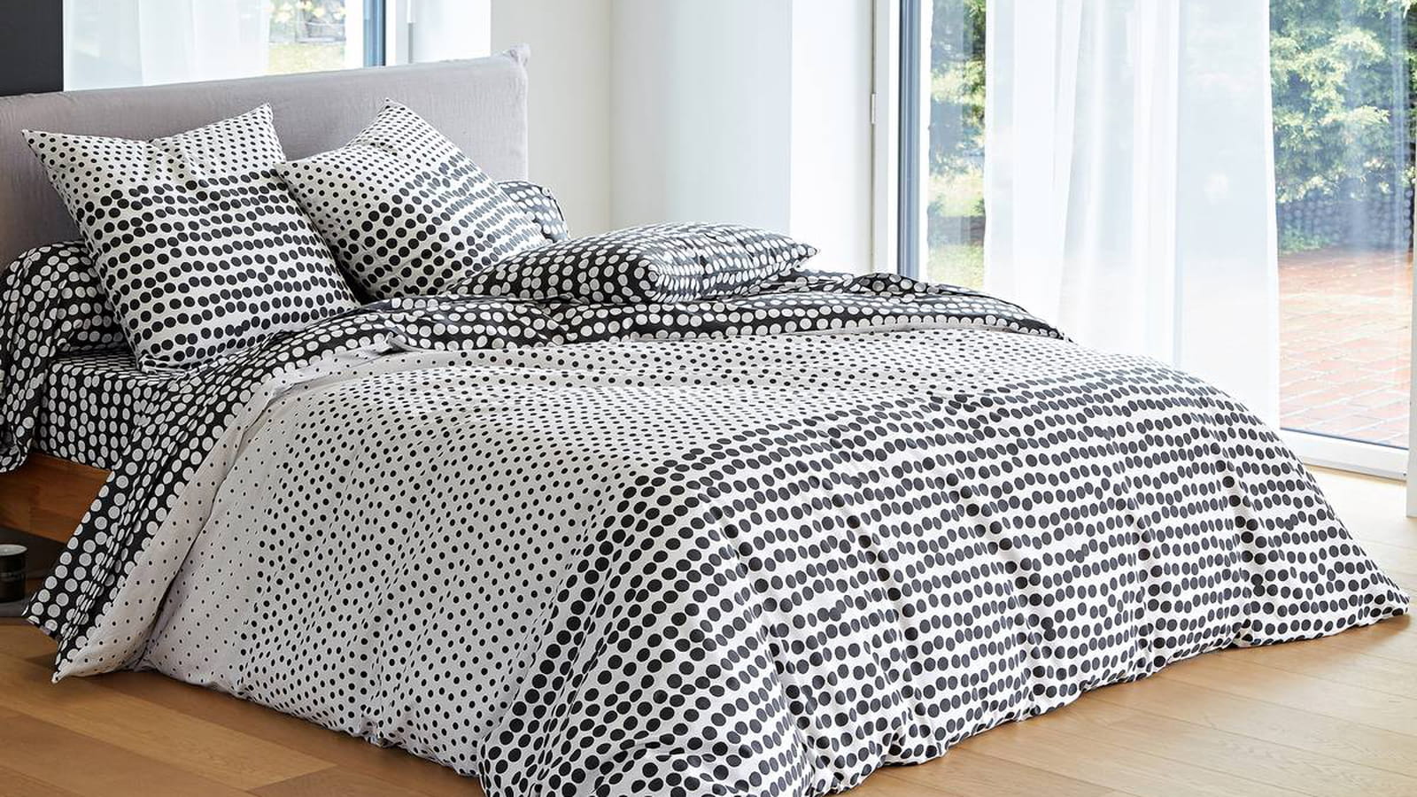 Du linge lit à pois