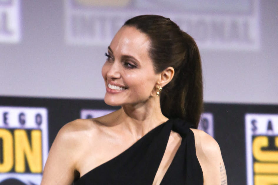 La queue de cheval sage d'Ang&eacute;lina Jolie