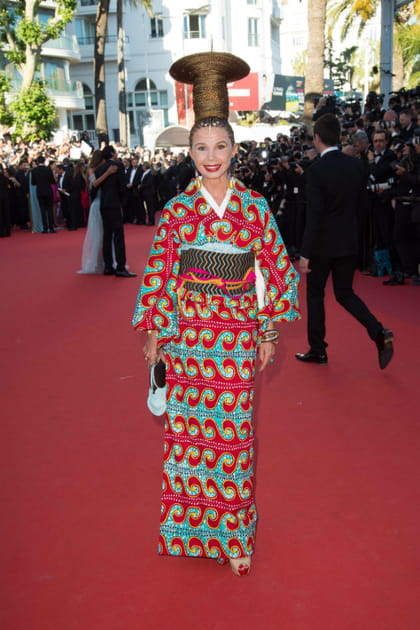 Victoria Abril en kimono coloré