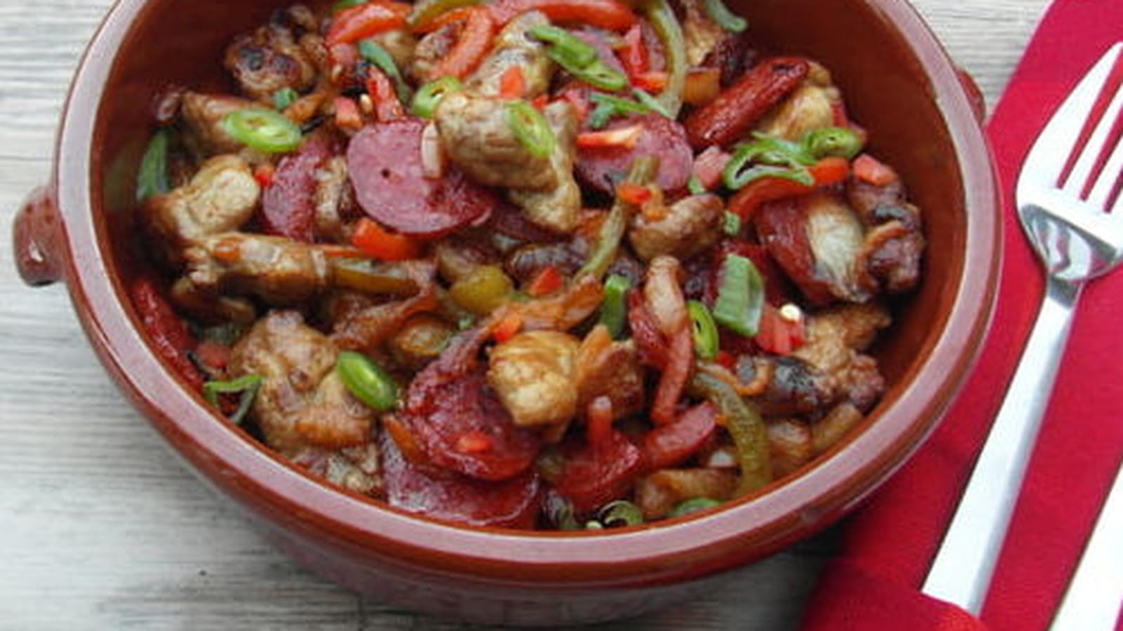 Ris d'agneau poêlés aux poivrons et au chorizo