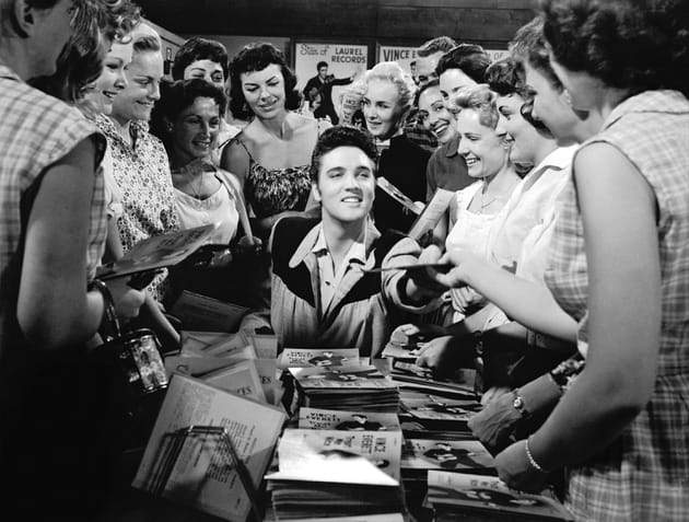 Un homme &agrave; fans