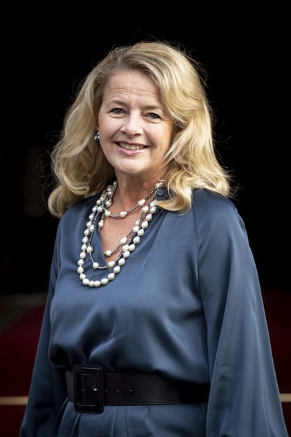 La princesse Mabel d'Orange-Nassau sublime sa chevelure &agrave; l'aide d'ondulations r&eacute;tro