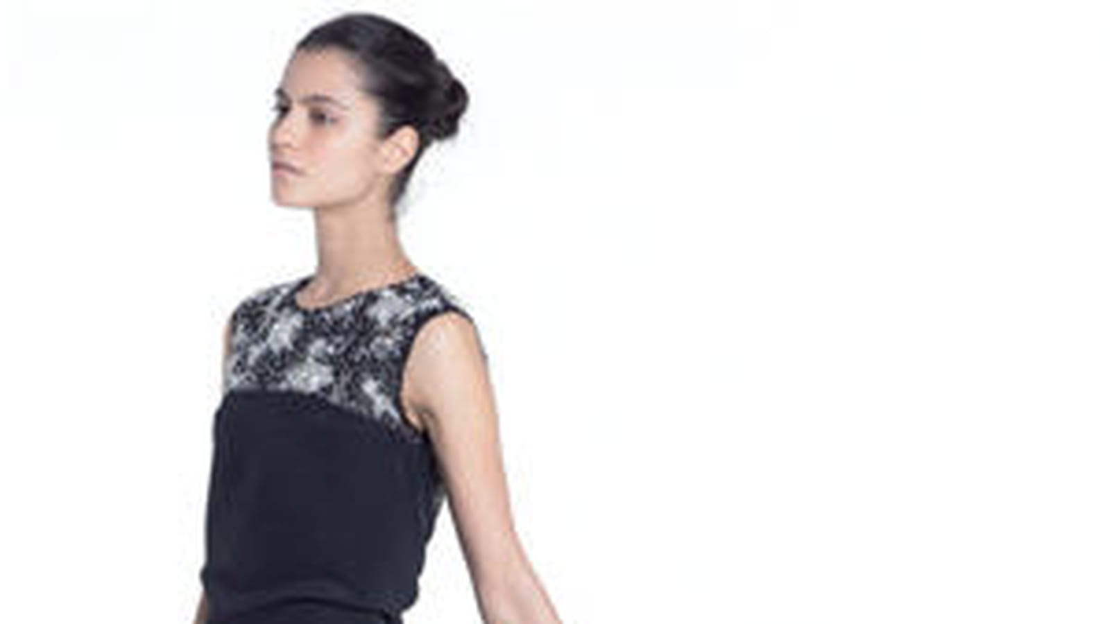 La robe brodée de perles et cristaux d'Azzaro 