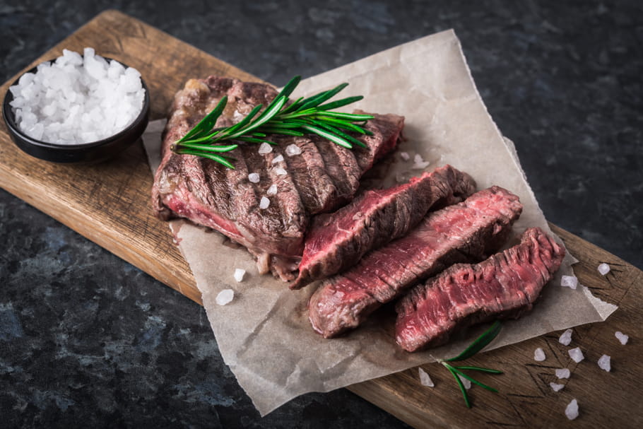 Un demi-steak par jour augmenterait le risque de cancer colorectal