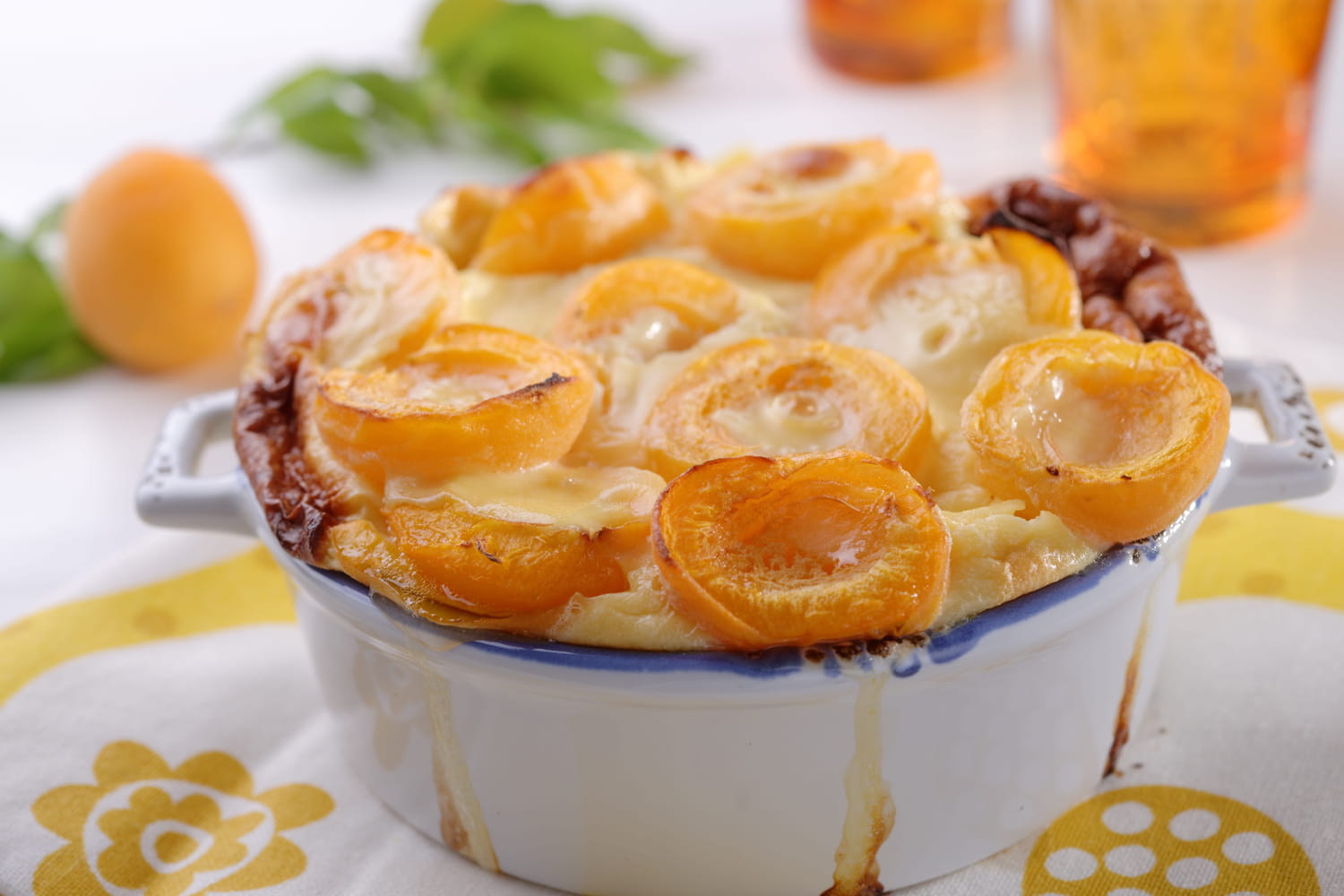 "Moins de 130 calories la part" - le clafoutis aux abricots super léger d'une diététicienne