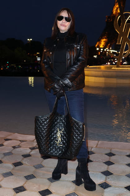 Beatrice Dalle au d&eacute;fil&eacute; Saint Laurent