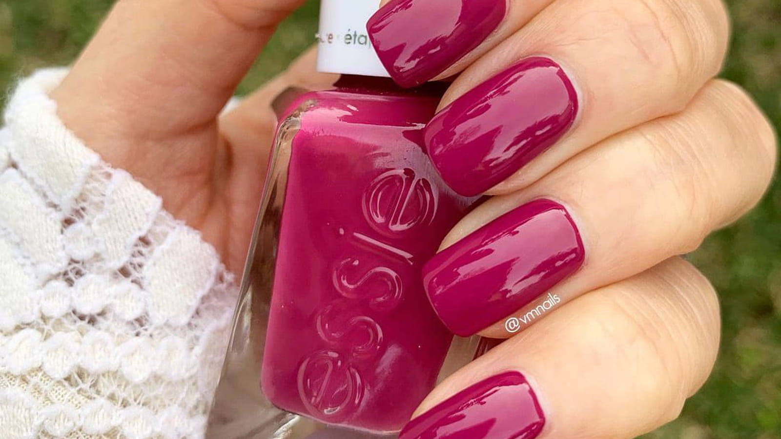 Manucure magenta 