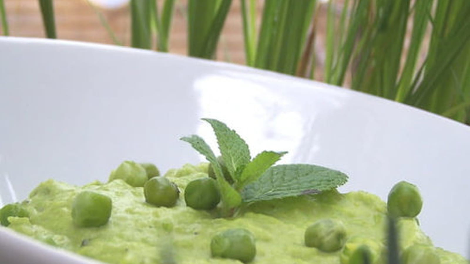 Purée de petits pois à la menthe