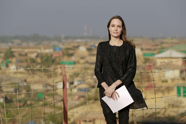 Angelina Jolie dans un camp de r&eacute;fugi&eacute;s au Bangladesh
