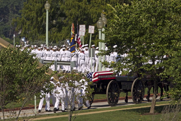 Procession pour l'adieu &agrave; John McCain