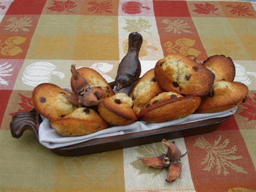 Madeleines d'automne aux noisettes, poires et pépites de chocolat