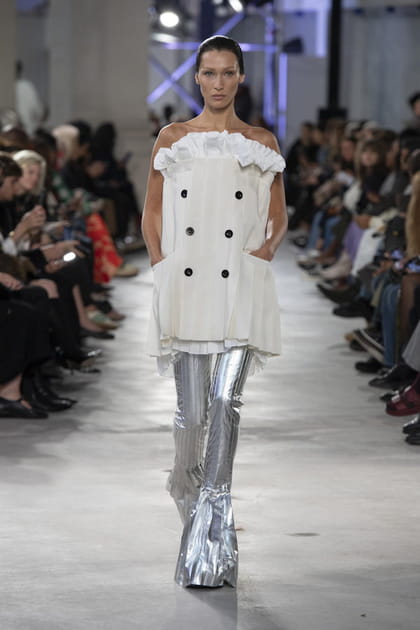 D&eacute;fil&eacute; Sacai printemps-&eacute;t&eacute; 2023