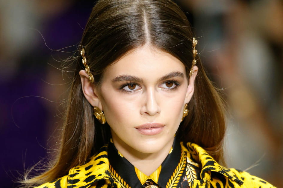 Kaia Gerber avec des barrettes &agrave; ornements