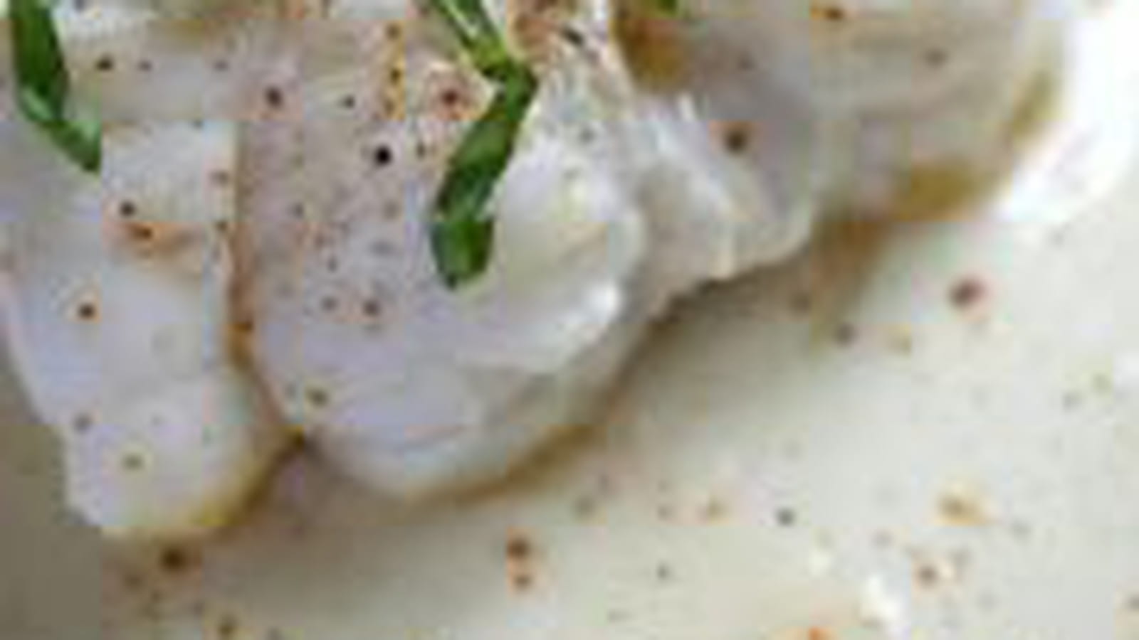 Lotte rôtie, sauce crème de Camembert au piment d'espelette