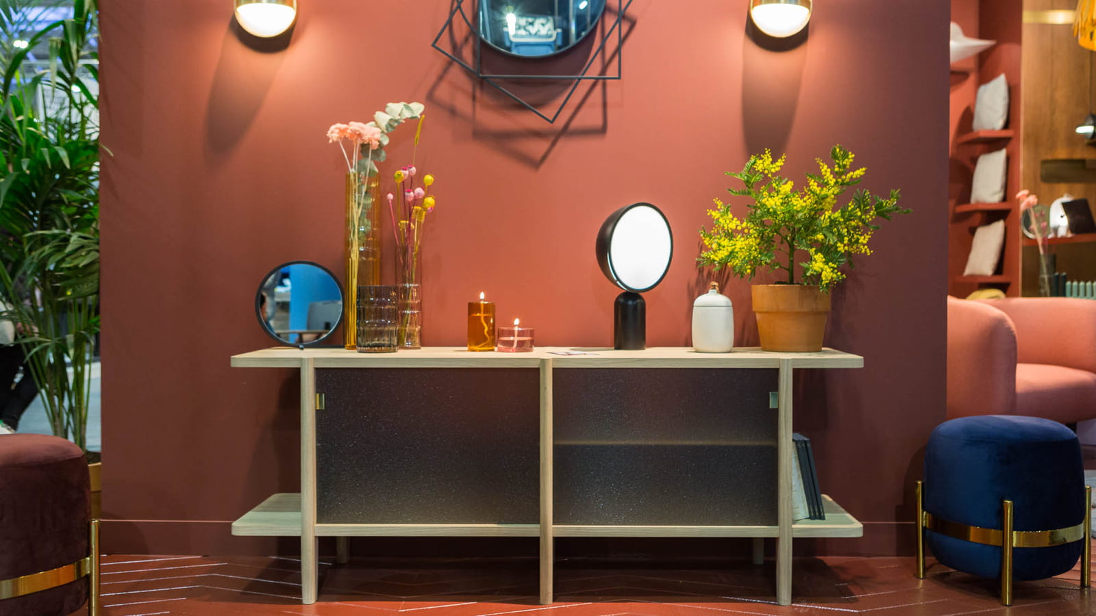 Stand ENOstudio sur fond de terracotta 