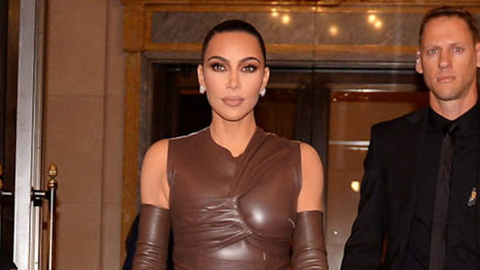 Ces 110 looks retracent l'incroyable évolution mode de Kim Kardashian
