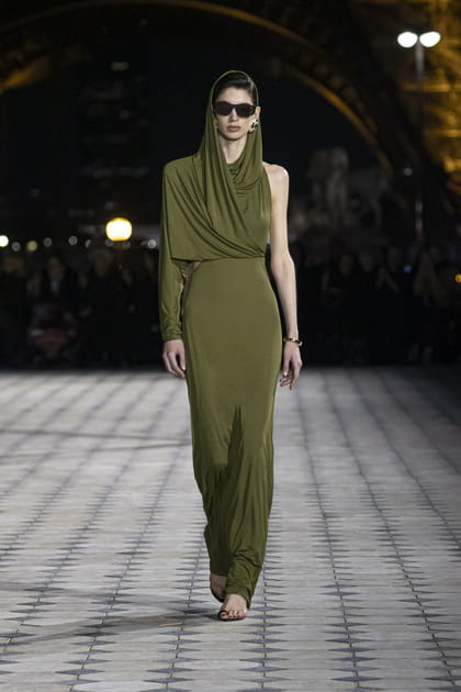 Look 11&nbsp;du d&eacute;fil&eacute; Saint Laurent